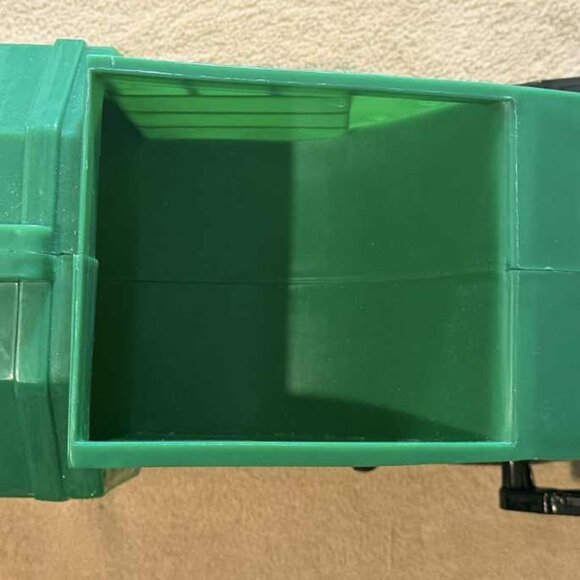 Funrise plastic battery operated Bulldozer - Picture 6 of 9